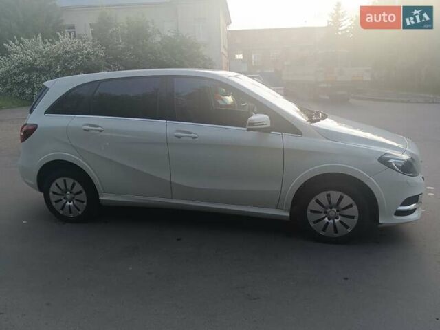 Мерседес Б-класс 2016 в Львове на Automoto.ua Белый Мерседес Б-класс, объемом двигателя 0 л и пробегом 120 тыс. км за 8700 $, фото 7 на Automoto.ua