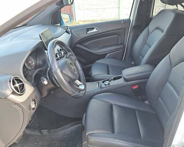 Білий Мерседес Б-клас, об'ємом двигуна 0 л та пробігом 99 тис. км за 10600 $, фото 10 на Automoto.ua