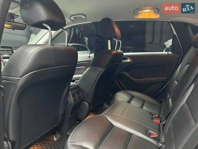 Белый Мерседес Б-класс, объемом двигателя 0 л и пробегом 120 тыс. км за 11800 $, фото 16 на Automoto.ua