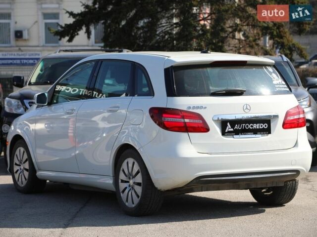 Білий Мерседес Б-клас, об'ємом двигуна 0 л та пробігом 137 тис. км за 14500 $, фото 6 на Automoto.ua