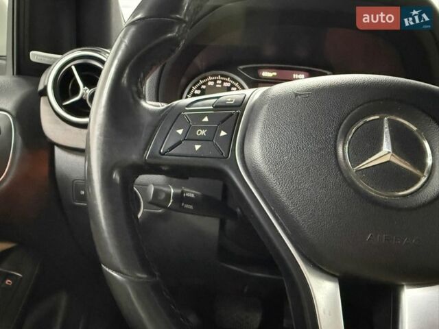 Белый Мерседес Б-класс, объемом двигателя 0 л и пробегом 110 тыс. км за 10500 $, фото 10 на Automoto.ua