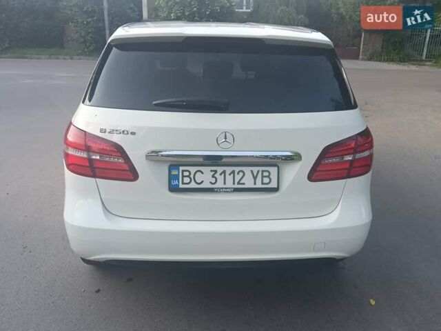 Мерседес Б-класс 2016 в Львове на Automoto.ua Белый Мерседес Б-класс, объемом двигателя 0 л и пробегом 120 тыс. км за 8700 $, фото 5 на Automoto.ua