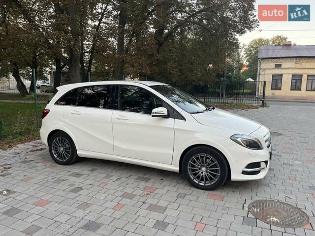 Білий Мерседес Б-клас, об'ємом двигуна 0 л та пробігом 122 тис. км за 10000 $, фото 3 на Automoto.ua