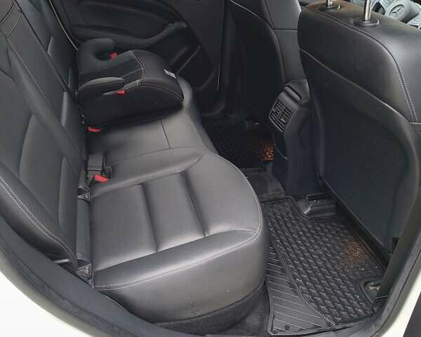 Белый Мерседес Б-класс, объемом двигателя 0 л и пробегом 120 тыс. км за 12500 $, фото 7 на Automoto.ua