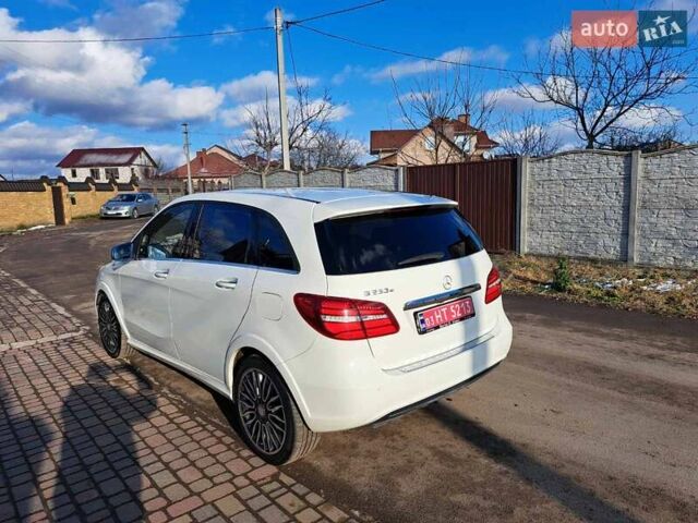 Білий Мерседес Б-клас, об'ємом двигуна 0 л та пробігом 99 тис. км за 10600 $, фото 6 на Automoto.ua