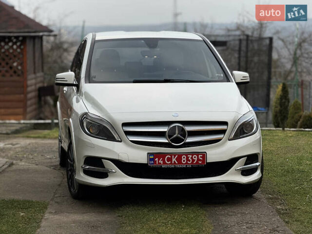 Белый Мерседес Б-класс, объемом двигателя 0 л и пробегом 117 тыс. км за 10550 $, фото 3 на Automoto.ua