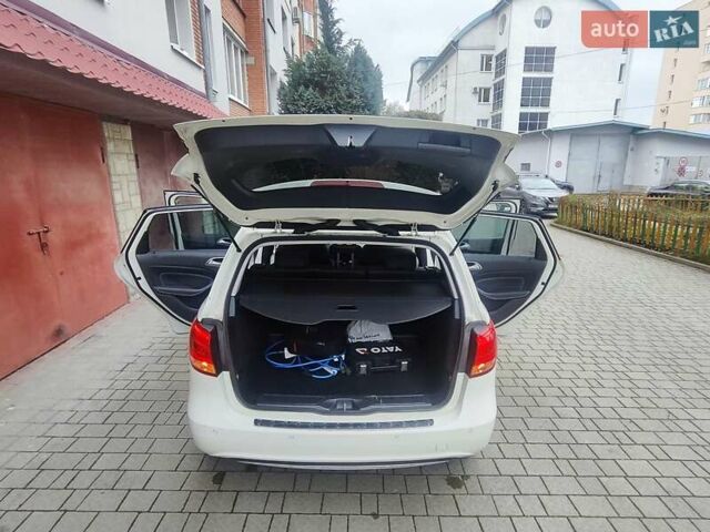 Белый Мерседес Б-класс, объемом двигателя 0 л и пробегом 60 тыс. км за 9999 $, фото 2 на Automoto.ua