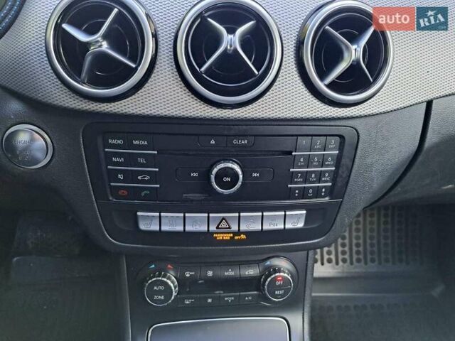 Білий Мерседес Б-клас, об'ємом двигуна 0 л та пробігом 99 тис. км за 10600 $, фото 20 на Automoto.ua