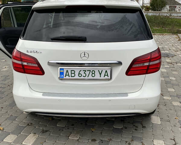 Белый Мерседес Б-класс, объемом двигателя 0 л и пробегом 122 тыс. км за 12550 $, фото 8 на Automoto.ua