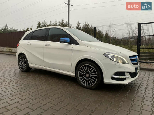 Белый Мерседес Б-класс, объемом двигателя 0 л и пробегом 99 тыс. км за 10350 $, фото 1 на Automoto.ua