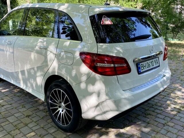 Белый Мерседес Б-класс, объемом двигателя 0 л и пробегом 57 тыс. км за 13900 $, фото 16 на Automoto.ua