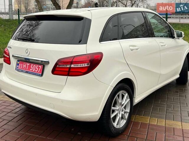 Белый Мерседес Б-класс, объемом двигателя 0 л и пробегом 96 тыс. км за 10999 $, фото 2 на Automoto.ua