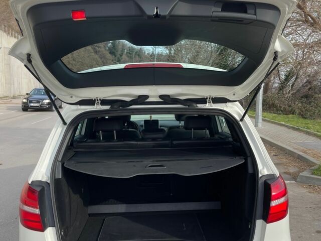 Білий Мерседес Б-клас, об'ємом двигуна 0 л та пробігом 82 тис. км за 10500 $, фото 2 на Automoto.ua