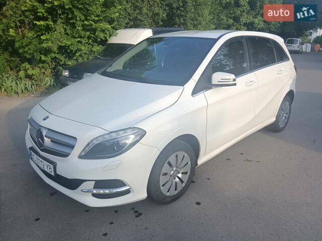 Мерседес Б-класс 2016 в Львове на Automoto.ua Белый Мерседес Б-класс, объемом двигателя 0 л и пробегом 120 тыс. км за 8700 $, фото 2 на Automoto.ua