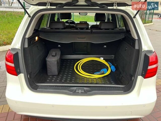 Белый Мерседес Б-класс, объемом двигателя 0 л и пробегом 96 тыс. км за 10999 $, фото 15 на Automoto.ua