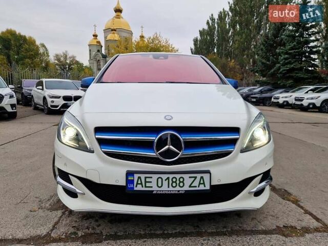 Мерседес Б-клас 2016 у Дніпро (Дніпропетровську) на Automoto.ua Білий Мерседес Б-клас, об'ємом двигуна 0 л та пробігом 99 тис. км за 11999 $, фото 1 на Automoto.ua