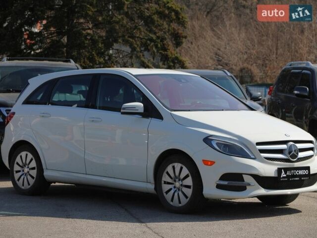 Білий Мерседес Б-клас, об'ємом двигуна 0 л та пробігом 137 тис. км за 14500 $, фото 3 на Automoto.ua