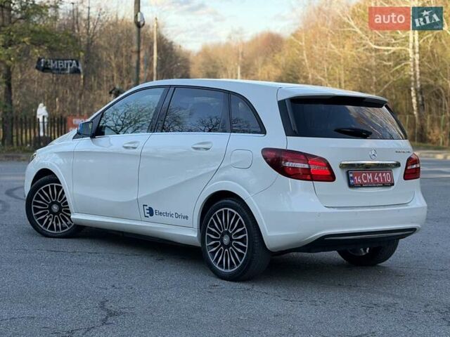 Белый Мерседес Б-класс, объемом двигателя 0 л и пробегом 90 тыс. км за 9800 $, фото 18 на Automoto.ua