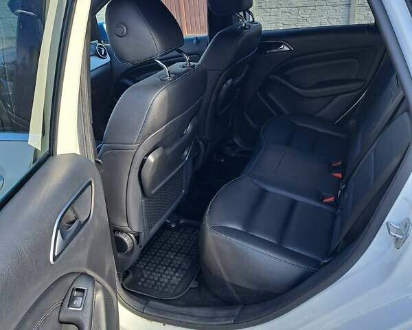 Білий Мерседес Б-клас, об'ємом двигуна 0 л та пробігом 99 тис. км за 10600 $, фото 15 на Automoto.ua