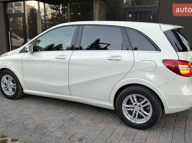 Белый Мерседес Б-класс, объемом двигателя 0 л и пробегом 85 тыс. км за 10500 $, фото 3 на Automoto.ua