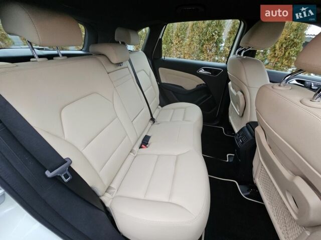 Білий Мерседес Б-клас, об'ємом двигуна 0 л та пробігом 179 тис. км за 9000 $, фото 51 на Automoto.ua