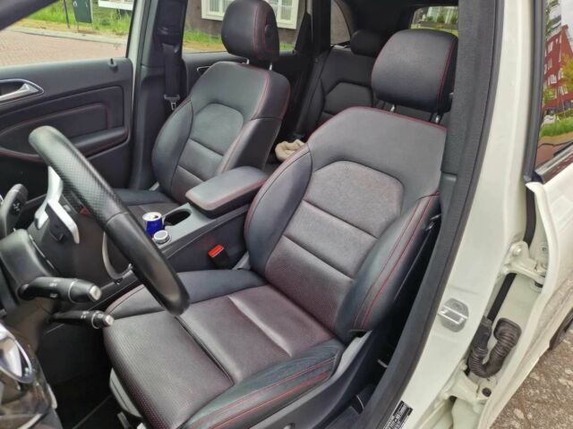 Белый Мерседес Б-класс, объемом двигателя 2 л и пробегом 79 тыс. км за 6700 $, фото 7 на Automoto.ua