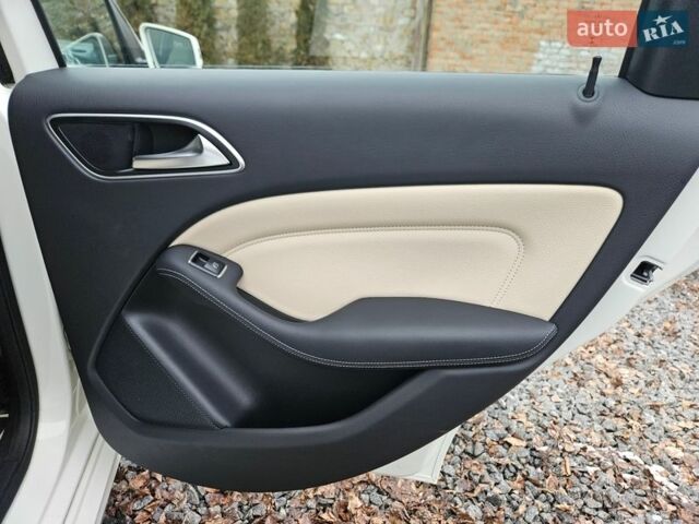 Білий Мерседес Б-клас, об'ємом двигуна 0 л та пробігом 179 тис. км за 9000 $, фото 48 на Automoto.ua