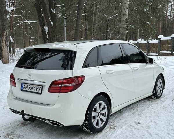 Белый Мерседес Б-класс, объемом двигателя 2.14 л и пробегом 339 тыс. км за 15100 $, фото 5 на Automoto.ua