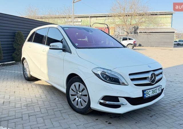 Білий Мерседес Б-клас, об'ємом двигуна 0 л та пробігом 94 тис. км за 12500 $, фото 5 на Automoto.ua