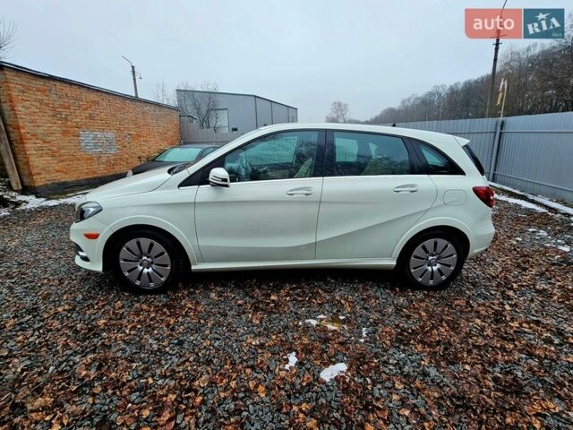 Білий Мерседес Б-клас, об'ємом двигуна 0 л та пробігом 179 тис. км за 9000 $, фото 3 на Automoto.ua