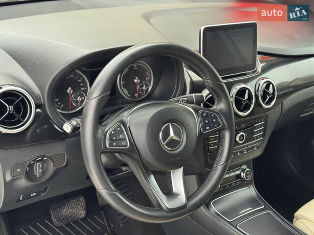 Білий Мерседес Б-клас, об'ємом двигуна 0 л та пробігом 118 тис. км за 9950 $, фото 32 на Automoto.ua