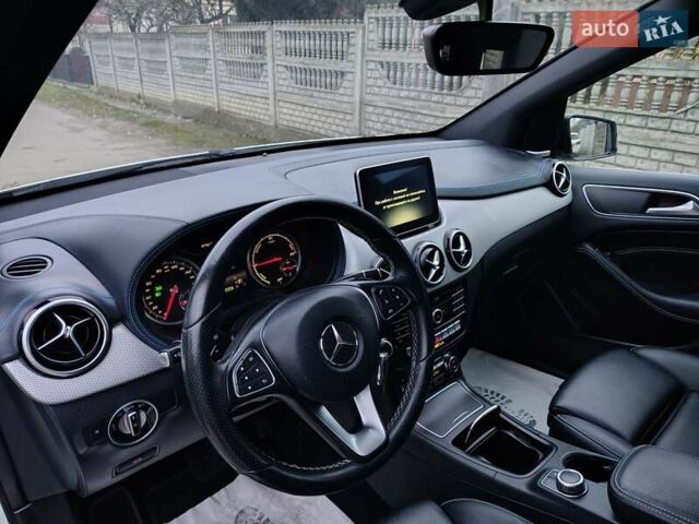 Білий Мерседес Б-клас, об'ємом двигуна 0 л та пробігом 112 тис. км за 9900 $, фото 10 на Automoto.ua