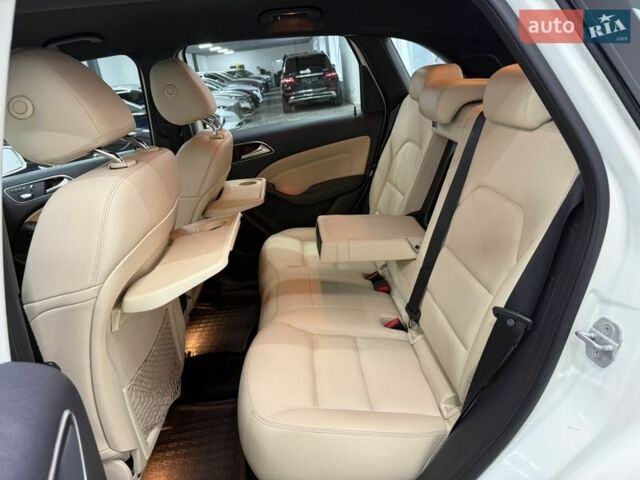 Белый Мерседес Б-класс, объемом двигателя 0 л и пробегом 110 тыс. км за 10500 $, фото 18 на Automoto.ua