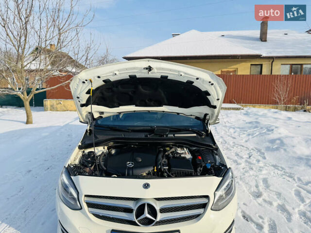 Білий Мерседес Б-клас, об'ємом двигуна 2.14 л та пробігом 67 тис. км за 17500 $, фото 15 на Automoto.ua