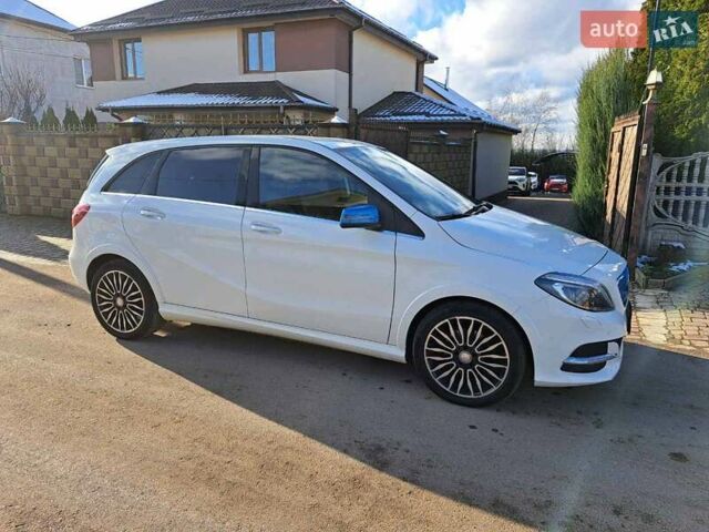 Білий Мерседес Б-клас, об'ємом двигуна 0 л та пробігом 99 тис. км за 10600 $, фото 4 на Automoto.ua