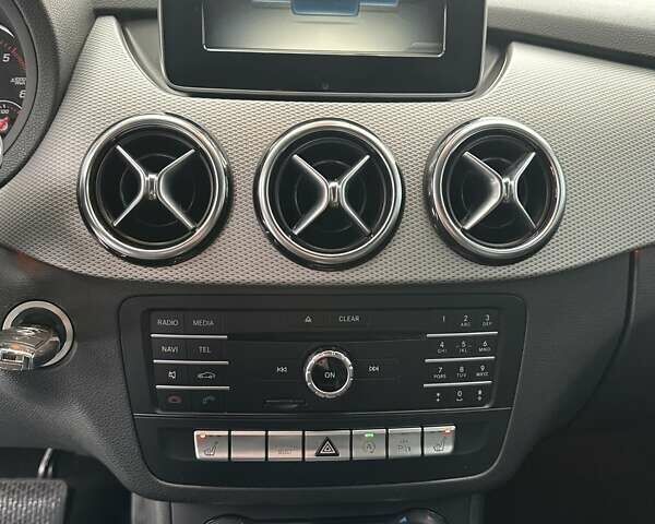 Білий Мерседес Б-клас, об'ємом двигуна 2.14 л та пробігом 339 тис. км за 16400 $, фото 10 на Automoto.ua