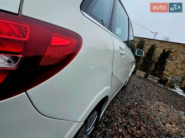 Білий Мерседес Б-клас, об'ємом двигуна 0 л та пробігом 179 тис. км за 9000 $, фото 26 на Automoto.ua