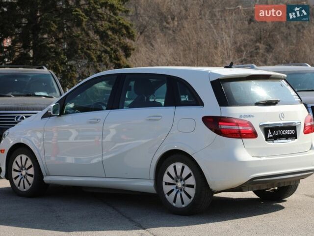 Білий Мерседес Б-клас, об'ємом двигуна 0 л та пробігом 137 тис. км за 14500 $, фото 7 на Automoto.ua