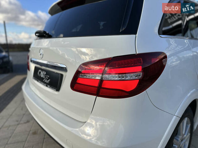 Білий Мерседес Б-клас, об'ємом двигуна 0 л та пробігом 63 тис. км за 11900 $, фото 16 на Automoto.ua