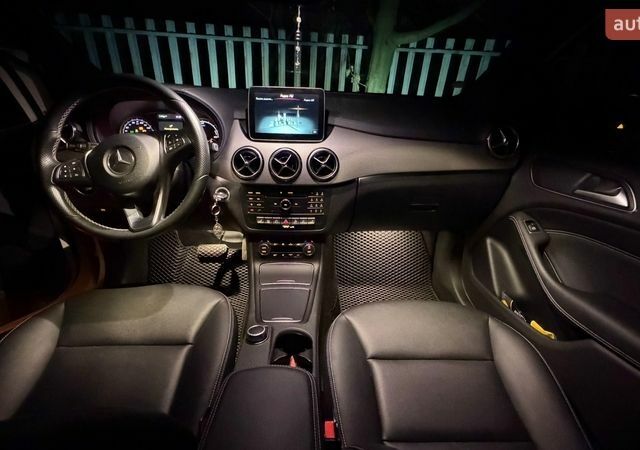 Білий Мерседес Б-клас, об'ємом двигуна 0 л та пробігом 94 тис. км за 12500 $, фото 27 на Automoto.ua