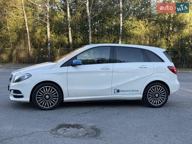 Белый Мерседес Б-класс, объемом двигателя 0 л и пробегом 90 тыс. км за 9800 $, фото 17 на Automoto.ua