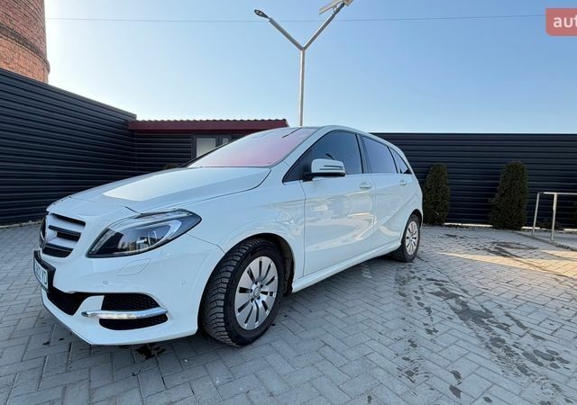 Білий Мерседес Б-клас, об'ємом двигуна 0 л та пробігом 94 тис. км за 12500 $, фото 8 на Automoto.ua