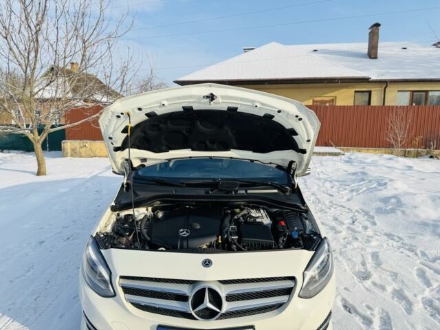 Белый Мерседес Б-класс, объемом двигателя 2.1 л и пробегом 67 тыс. км за 16300 $, фото 15 на Automoto.ua