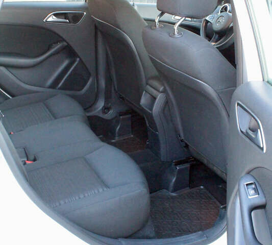 Белый Мерседес Б-класс, объемом двигателя 1.5 л и пробегом 178 тыс. км за 14500 $, фото 19 на Automoto.ua