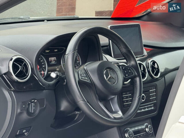 Білий Мерседес Б-клас, об'ємом двигуна 0 л та пробігом 118 тис. км за 10550 $, фото 29 на Automoto.ua