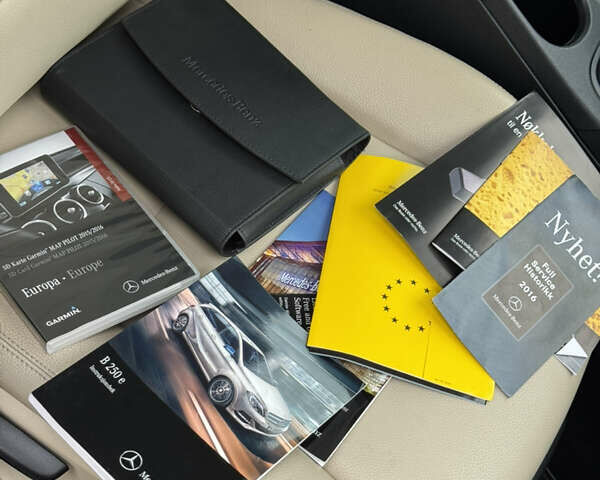 Білий Мерседес Б-клас, об'ємом двигуна 0 л та пробігом 118 тис. км за 9950 $, фото 52 на Automoto.ua