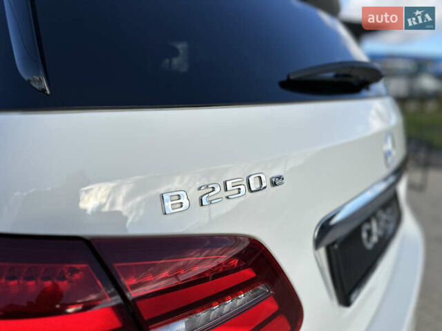 Білий Мерседес Б-клас, об'ємом двигуна 0 л та пробігом 63 тис. км за 11900 $, фото 15 на Automoto.ua