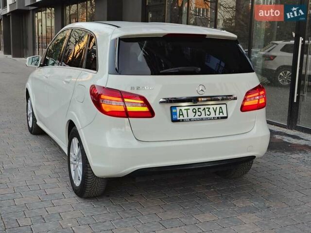 Белый Мерседес Б-класс, объемом двигателя 0 л и пробегом 85 тыс. км за 10500 $, фото 11 на Automoto.ua