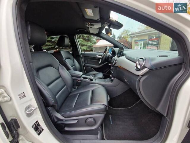 Мерседес Б-клас 2016 у Дніпро (Дніпропетровську) на Automoto.ua Білий Мерседес Б-клас, об'ємом двигуна 0 л та пробігом 99 тис. км за 11999 $, фото 28 на Automoto.ua