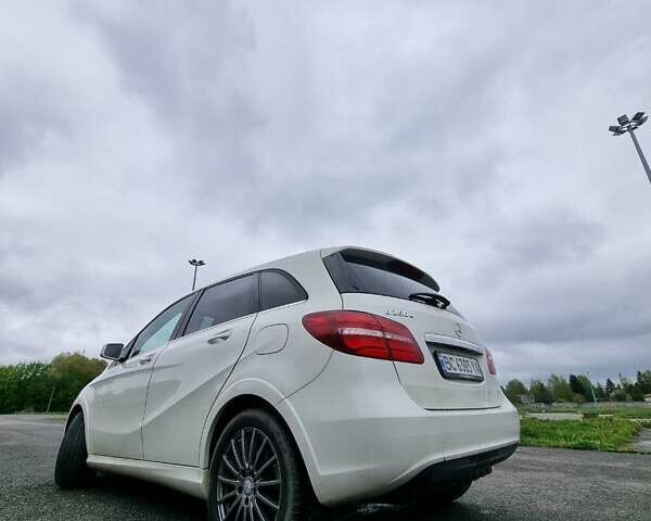 Белый Мерседес Б-класс, объемом двигателя 0 л и пробегом 92 тыс. км за 11900 $, фото 13 на Automoto.ua